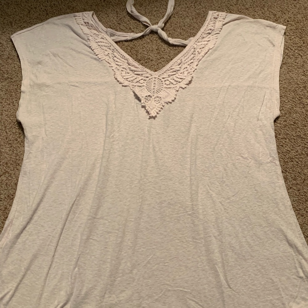 Gap top with back detailing size xl
